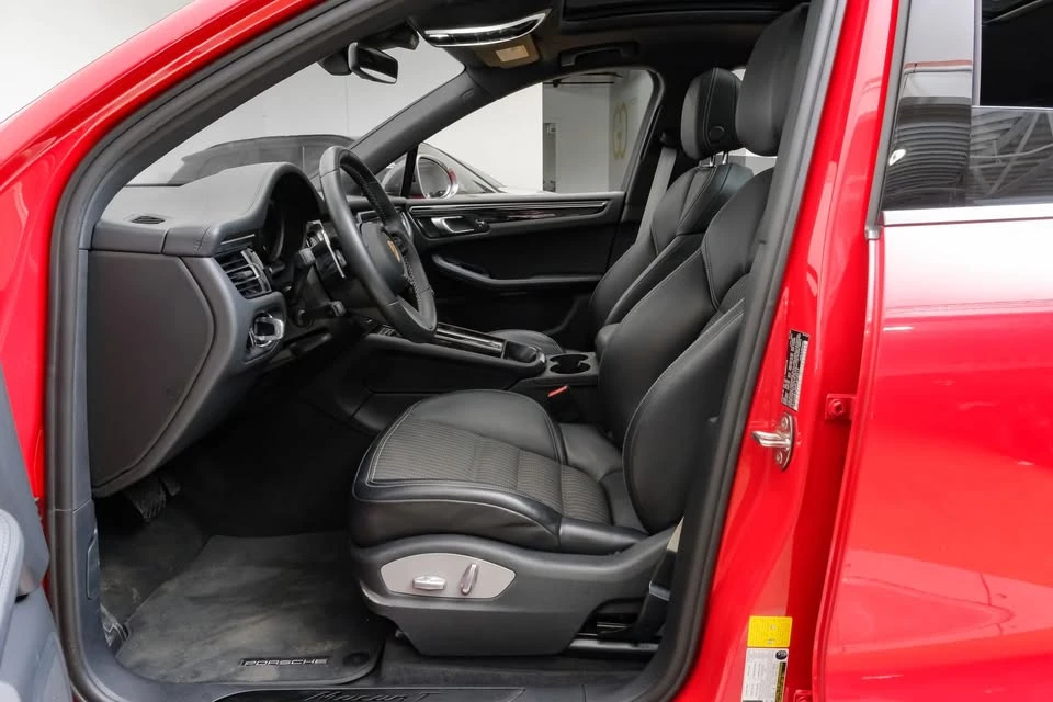 2023 Porsche Macan - Image 4 of 20