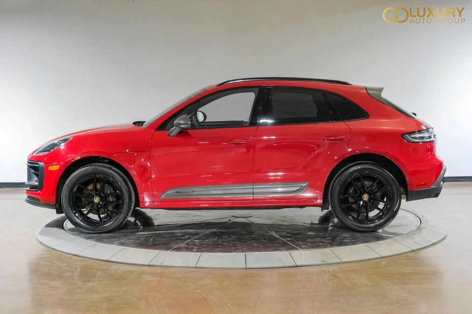 2023 Porsche Macan - Image 13 of 20