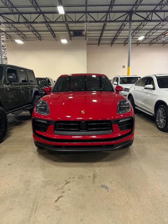 2023 Porsche Macan - Image 2 of 8