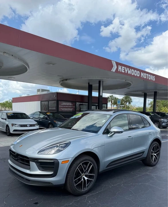 2023 Porsche Macan - Image 4 of 20