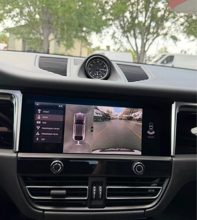 2023 Porsche Macan - Image 20 of 20
