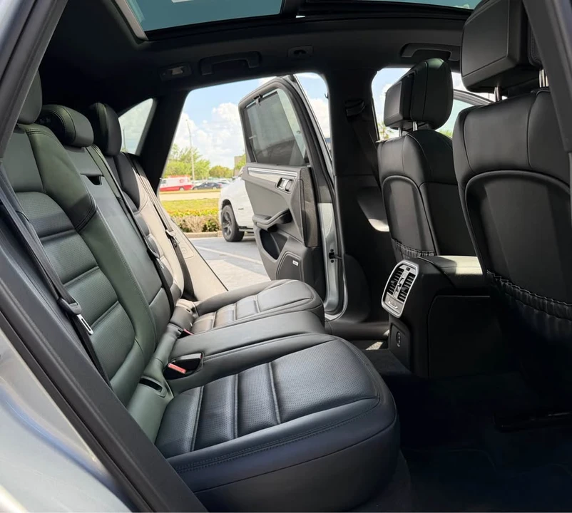 2023 Porsche Macan - Image 13 of 20