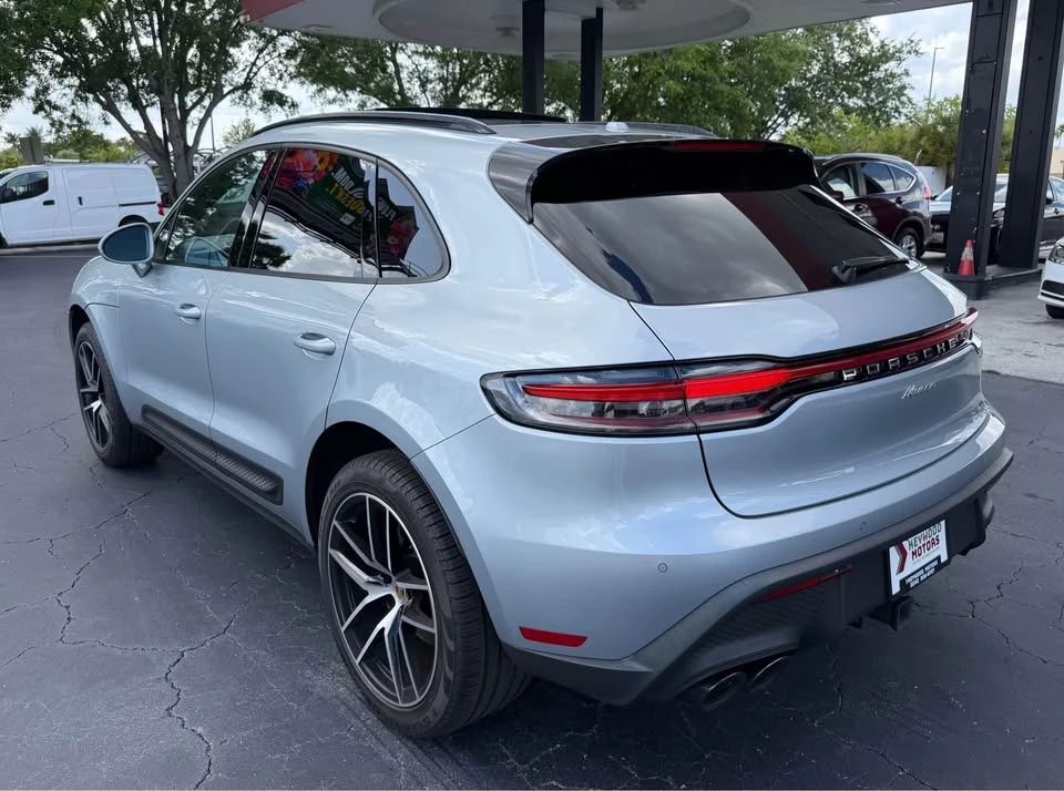 2023 Porsche Macan - Image 6 of 20