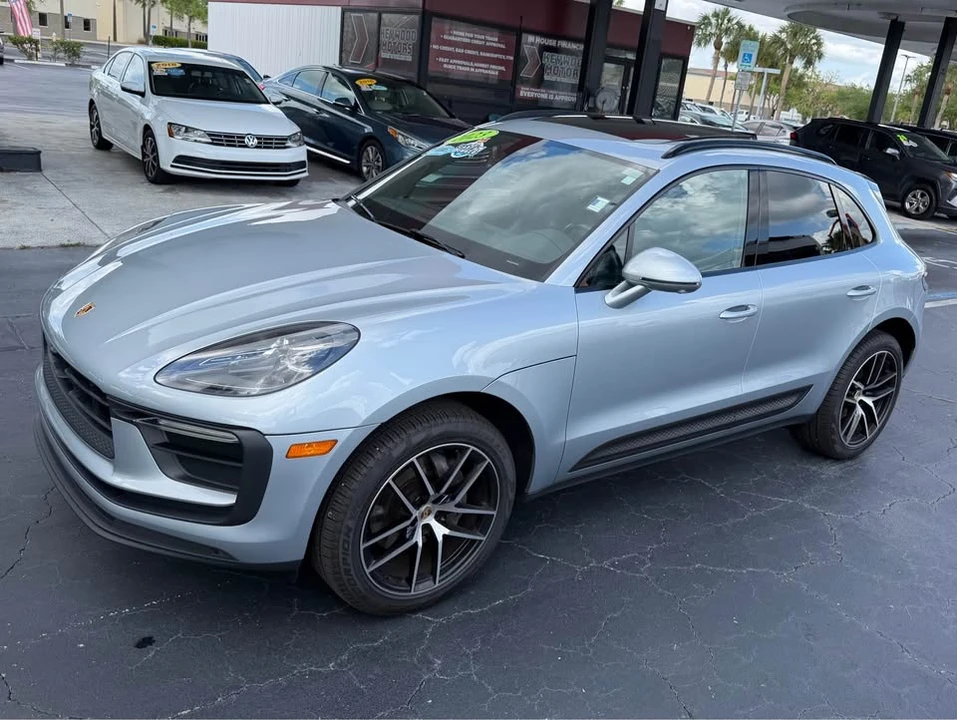 2023 Porsche Macan - Image 5 of 20
