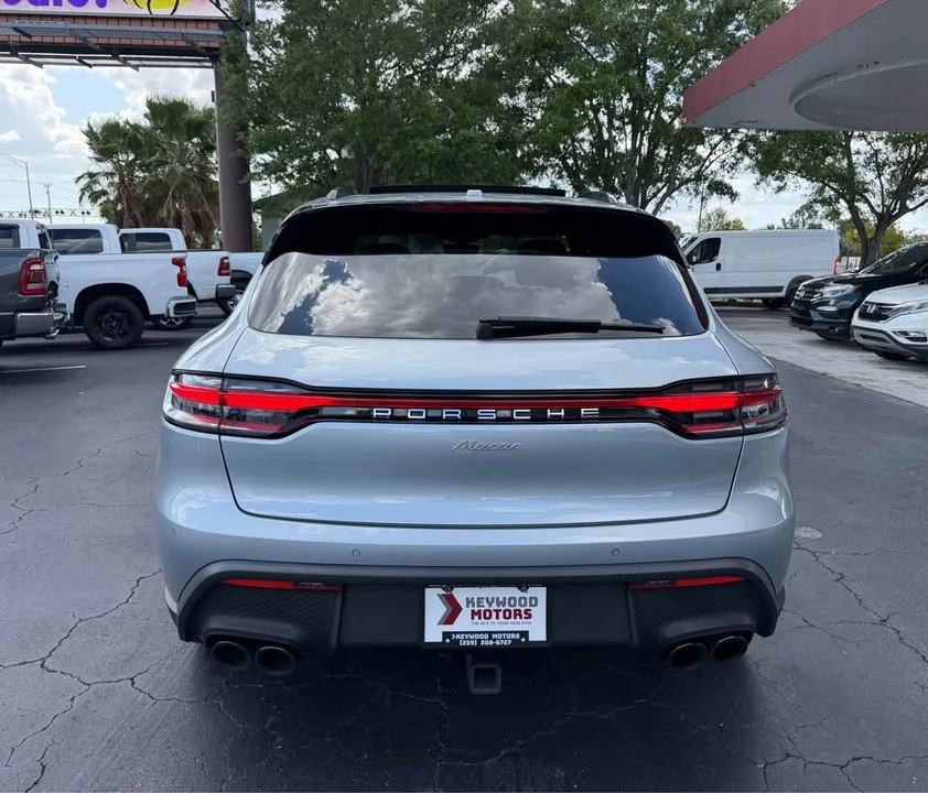 2023 Porsche Macan - Image 7 of 20
