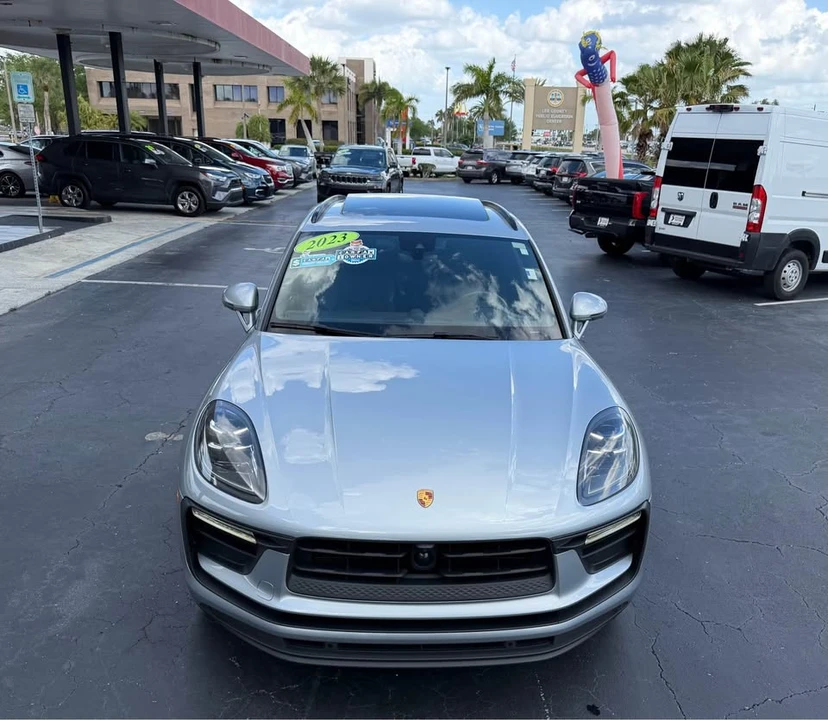 2023 Porsche Macan - Image 3 of 20
