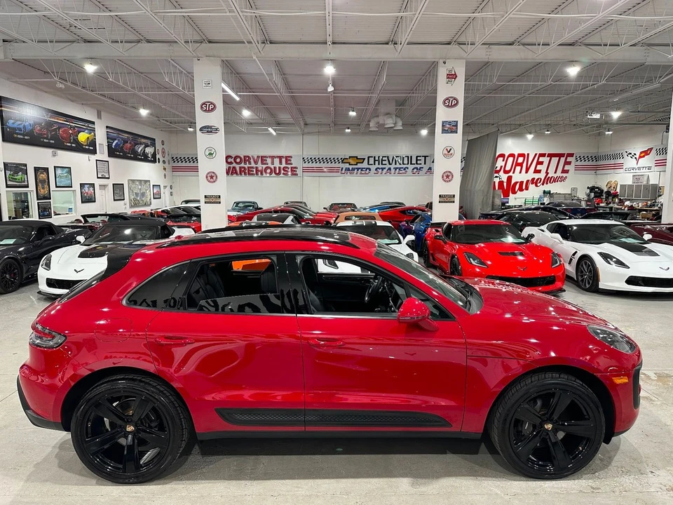 2023 Porsche Macan - Image 7 of 21