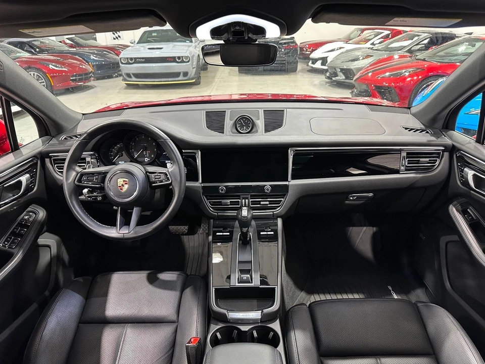 2023 Porsche Macan - Image 9 of 21