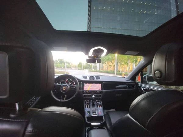 2023 Porsche Macan - Image 5 of 6
