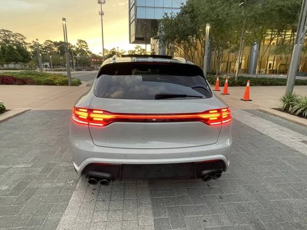2023 Porsche Macan - Image 4 of 6