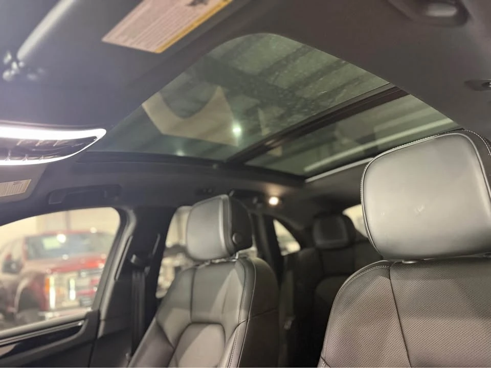 2023 Porsche Macan - Image 15 of 17