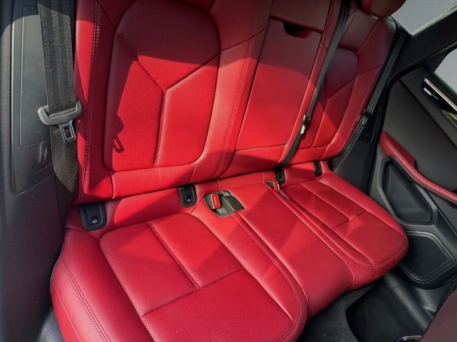 2023 Porsche Macan T - Image 18 of 20