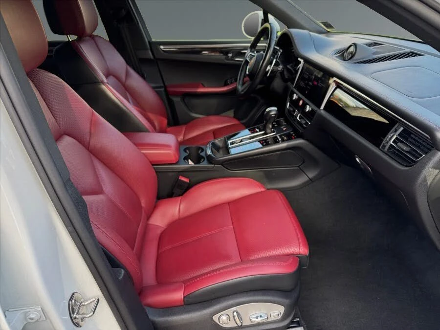 2023 Porsche Macan T - Image 17 of 20