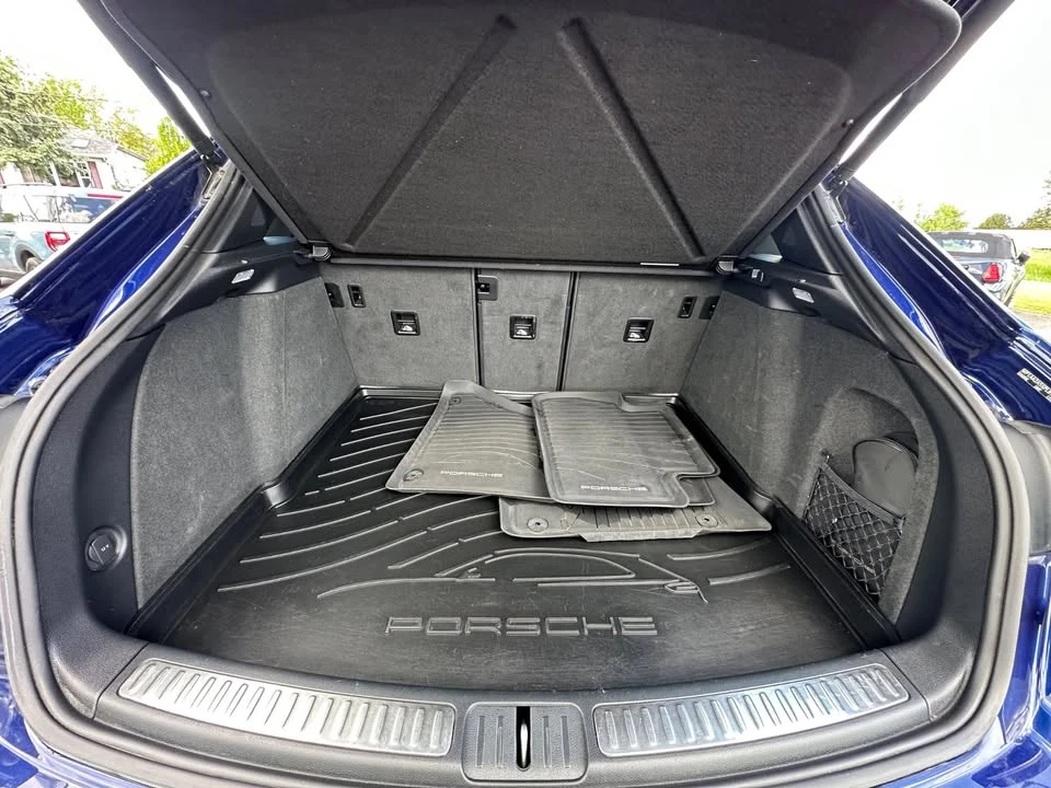 2023 Porsche Macan T - Image 14 of 20