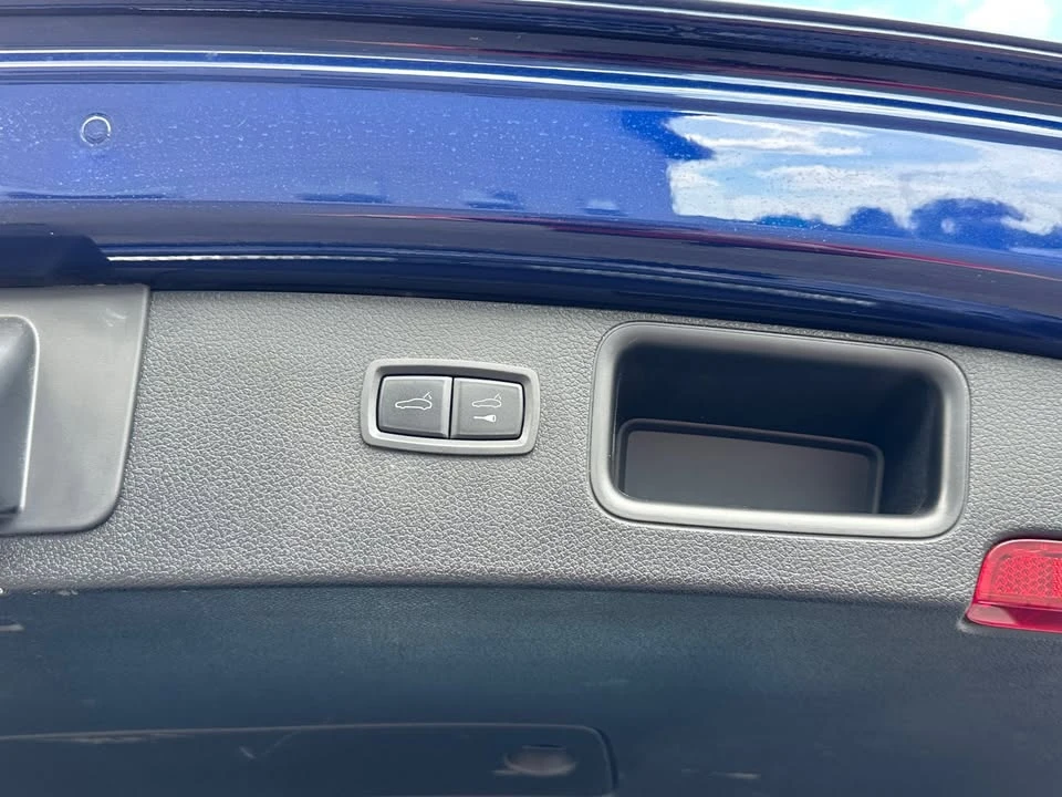 2023 Porsche Macan T - Image 15 of 20