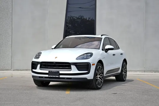 2023 Porsche Macan AWD