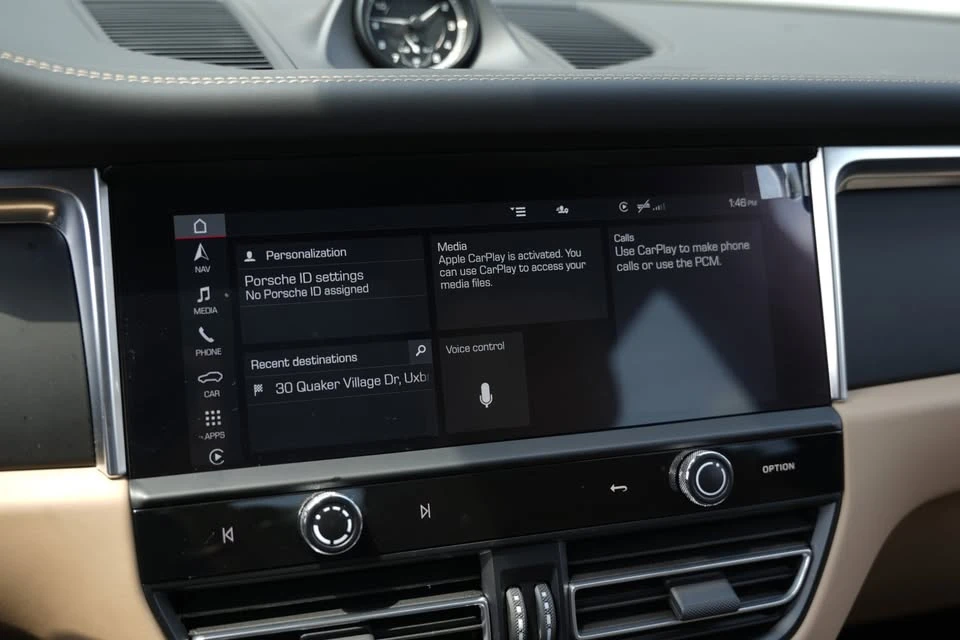 2023 Porsche Macan T - Image 14 of 15