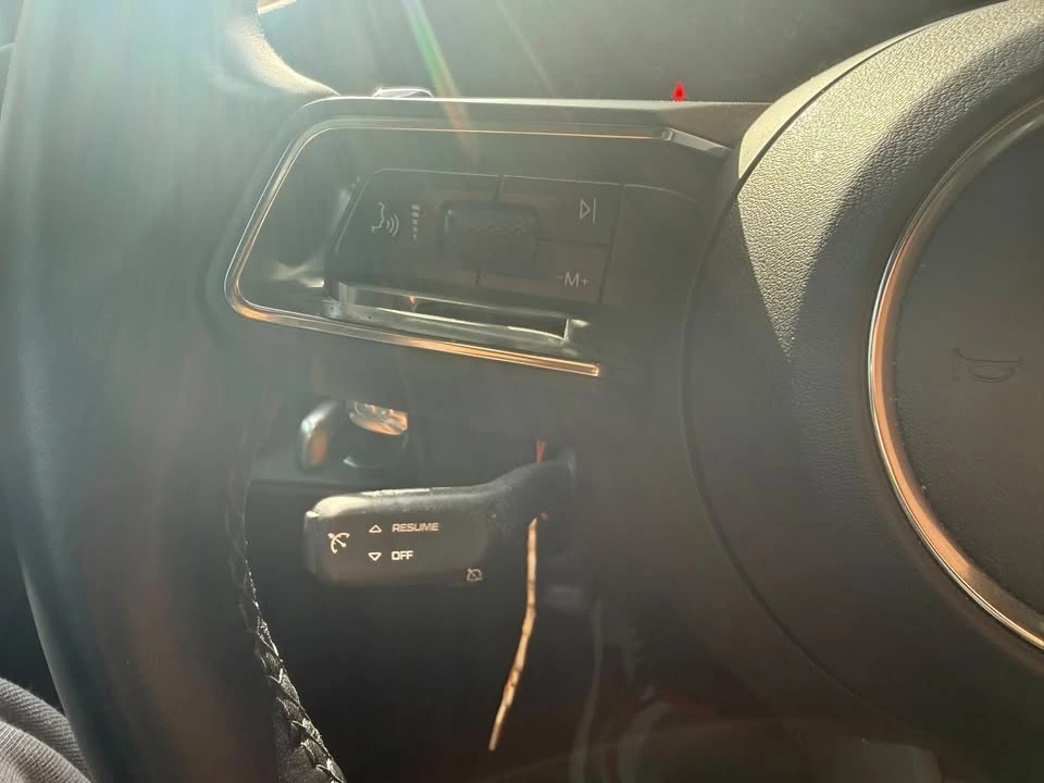 2023 Porsche Macan T - Image 9 of 15