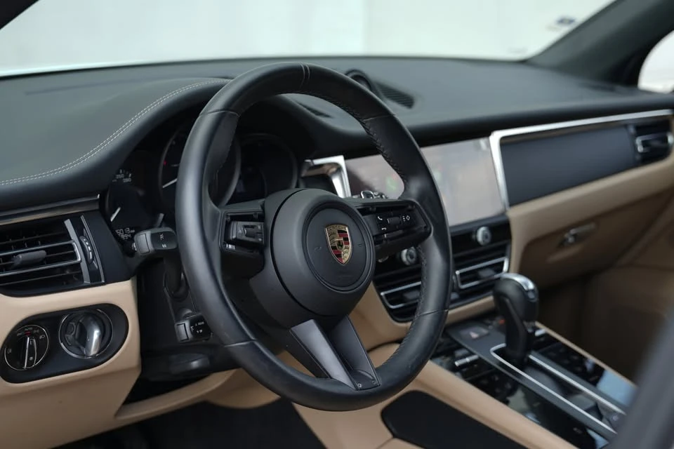 2023 Porsche Macan T - Image 7 of 15
