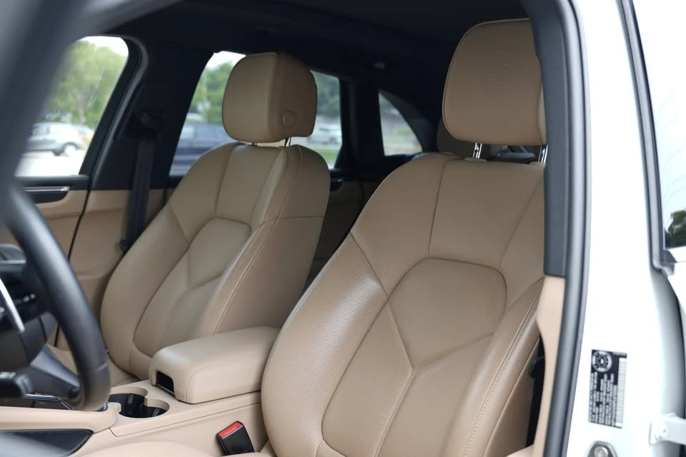 2023 Porsche Macan T - Image 9 of 15