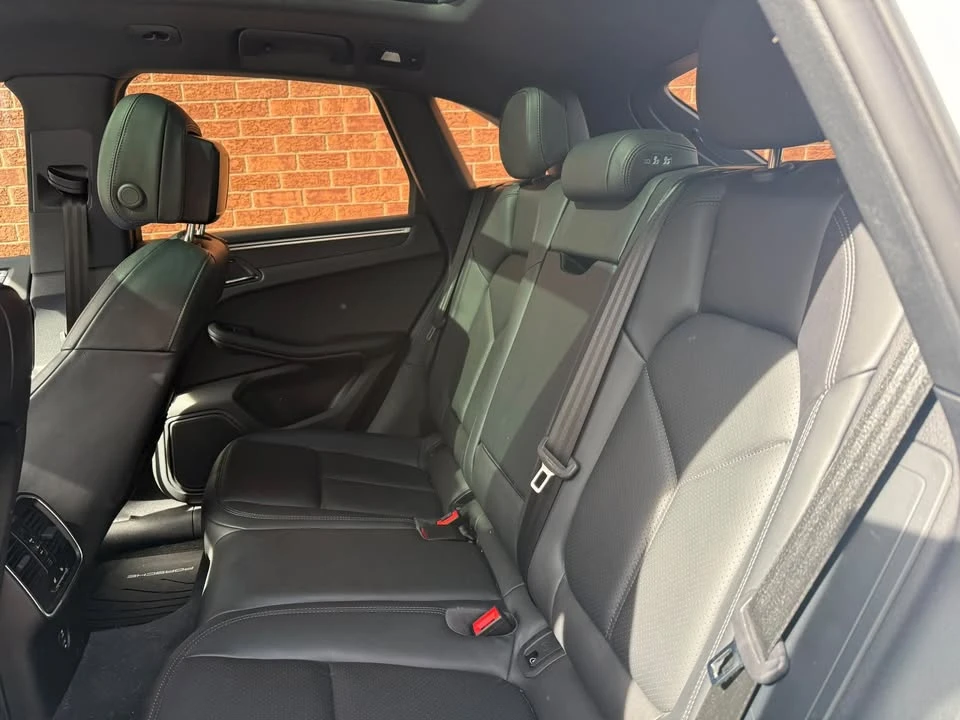 2023 Porsche Macan T - Image 14 of 15