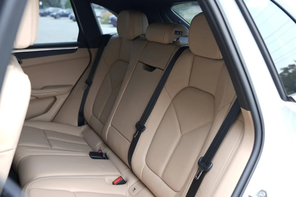 2023 Porsche Macan T - Image 10 of 15