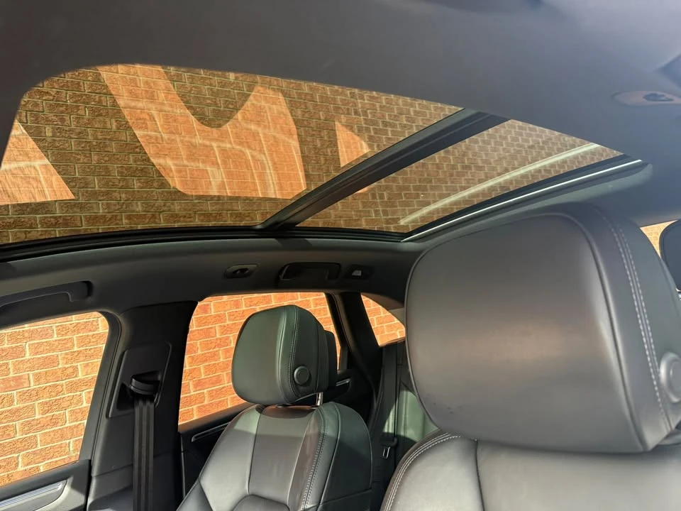 2023 Porsche Macan T - Image 13 of 15