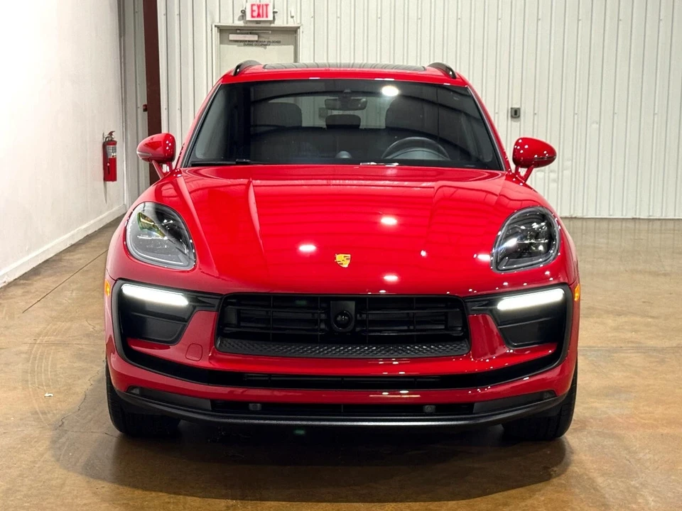 2023 Porsche Macan - Image 2 of 12