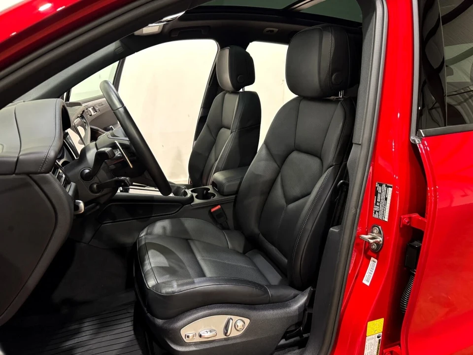 2023 Porsche Macan - Image 12 of 12