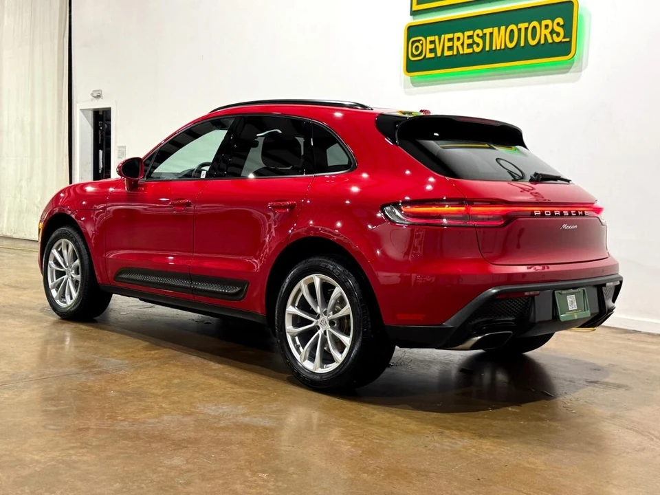 2023 Porsche Macan - Image 5 of 12
