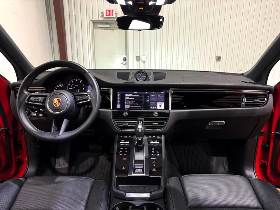 2023 Porsche Macan - Image 20 of 21