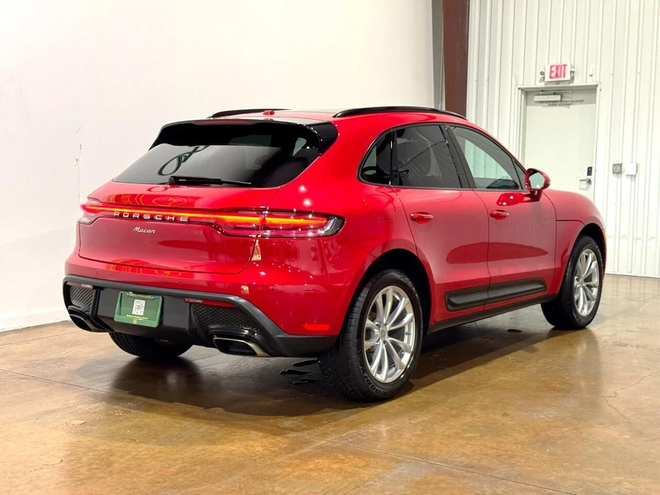 2023 Porsche Macan - Image 7 of 12