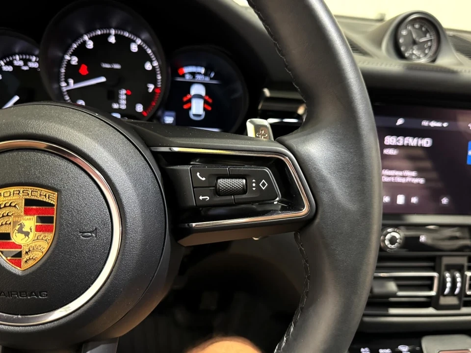 2023 Porsche Macan - Image 19 of 21