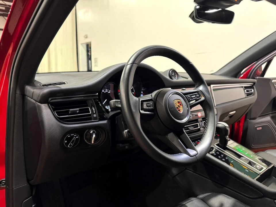 2023 Porsche Macan - Image 9 of 12