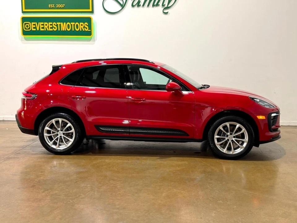2023 Porsche Macan - Image 8 of 12