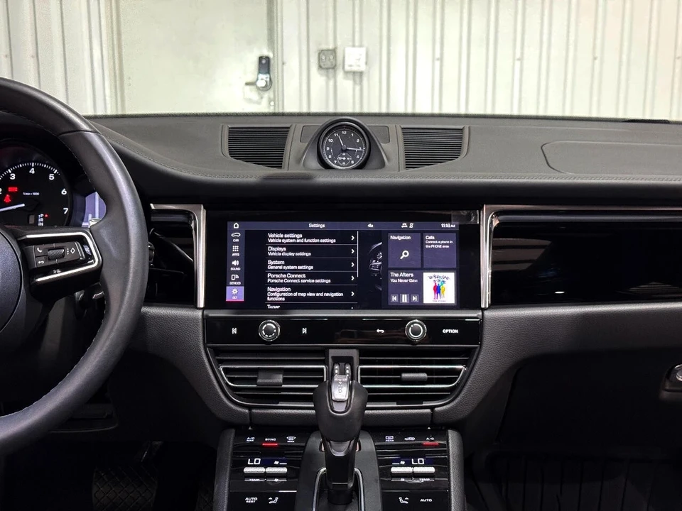 2023 Porsche Macan - Image 21 of 21