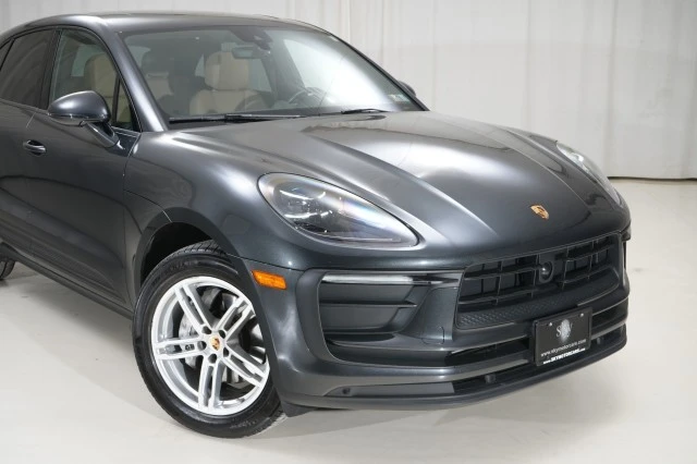2023 Porsche Macan - Image 13 of 21