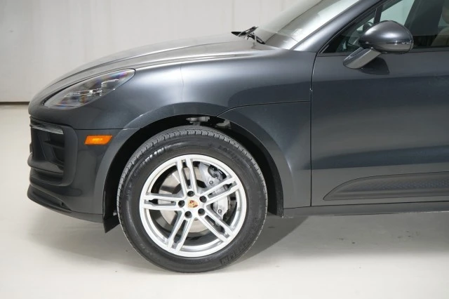 2023 Porsche Macan - Image 4 of 21