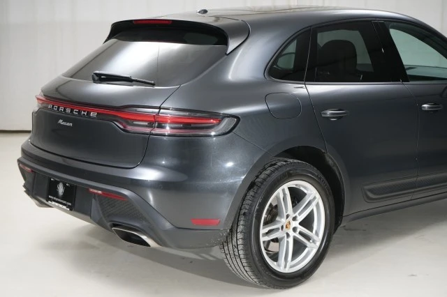 2023 Porsche Macan - Image 19 of 21