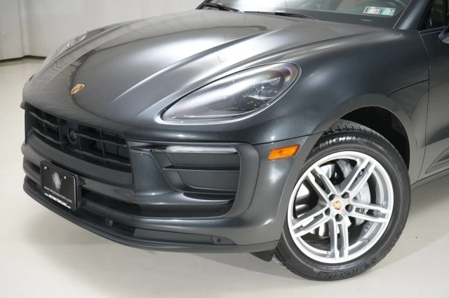 2023 Porsche Macan - Image 7 of 21