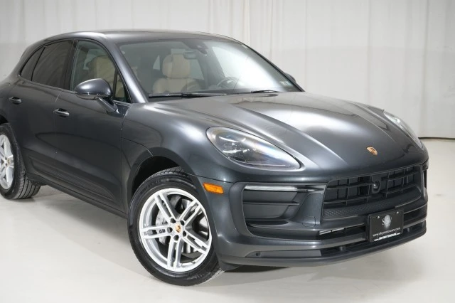 2023 Porsche Macan - Image 14 of 21