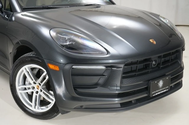 2023 Porsche Macan - Image 11 of 21