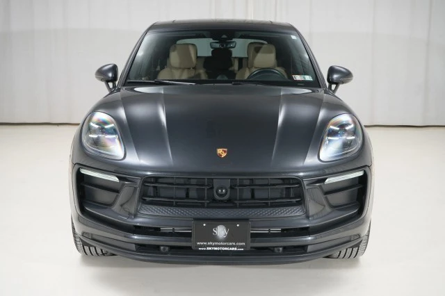 2023 Porsche Macan - Image 8 of 21