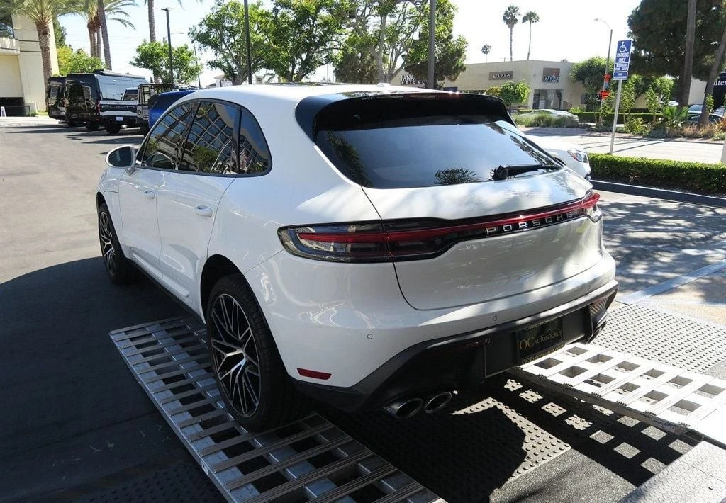 2023 Porsche Macan - Image 7 of 21