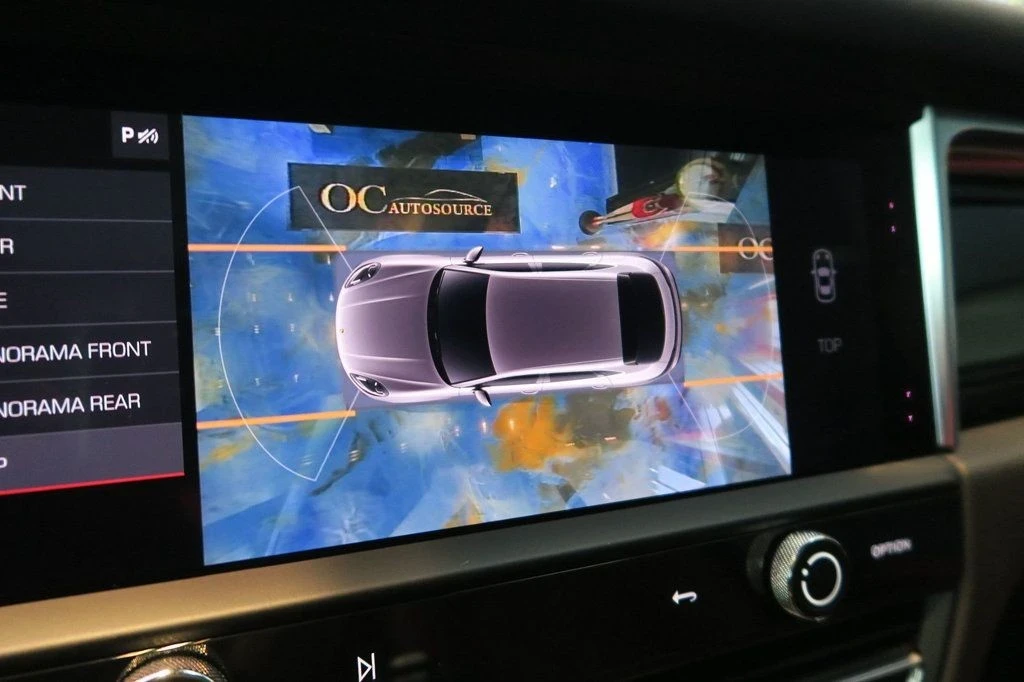 2023 Porsche Macan - Image 17 of 21