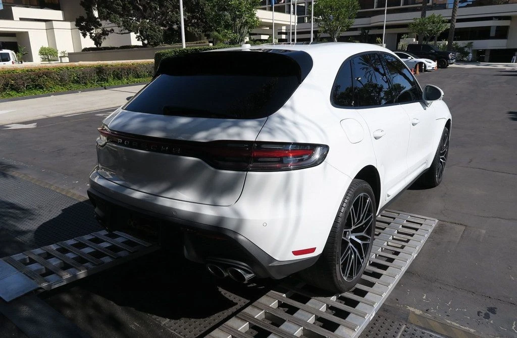 2023 Porsche Macan - Image 9 of 21