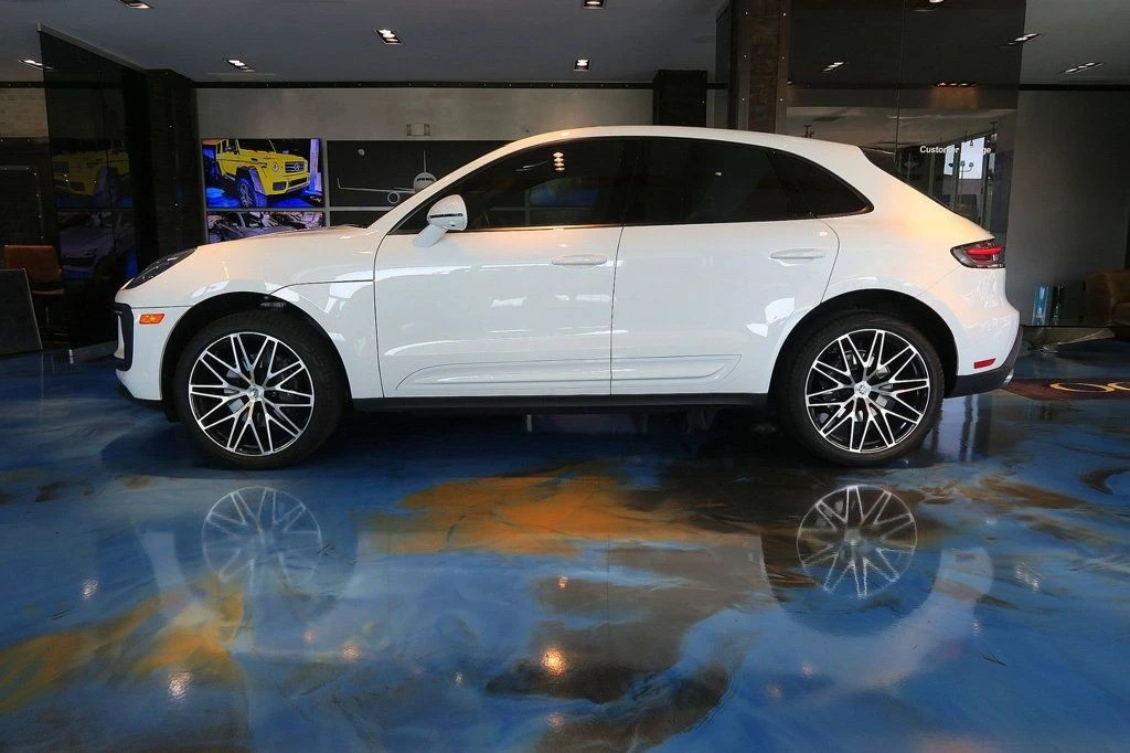 2023 Porsche Macan - Image 10 of 21