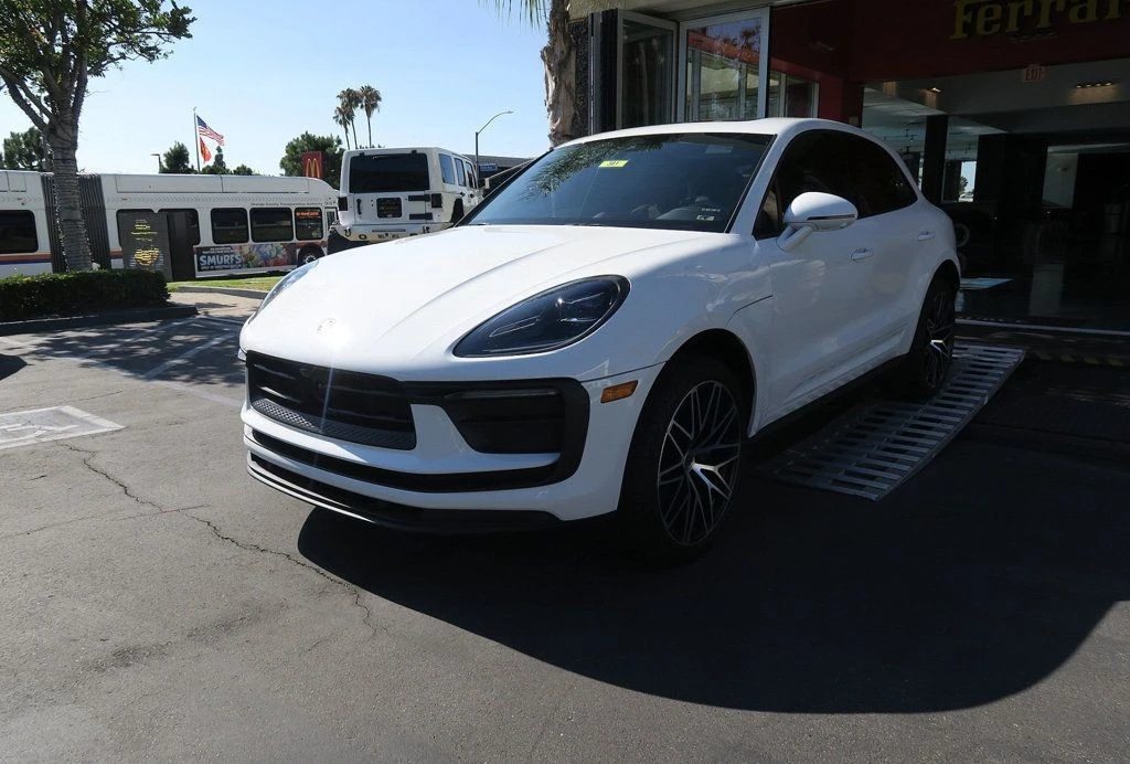 2023 Porsche Macan - Image 2 of 21