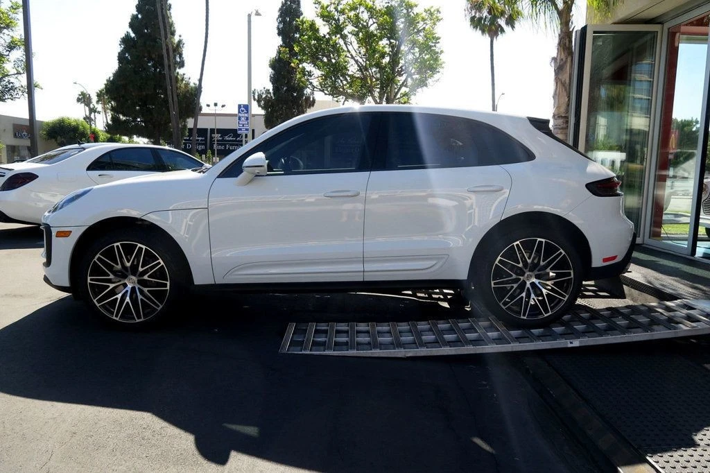 2023 Porsche Macan - Image 6 of 21