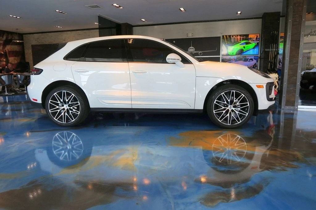 2023 Porsche Macan - Image 11 of 21